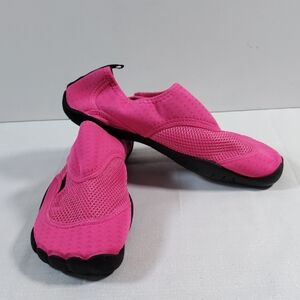 02212 Athletic Works hot pink water shoes Size 9-10